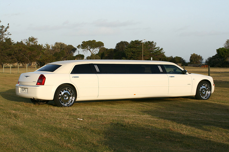 Chrysler Stretch Limousine (White)